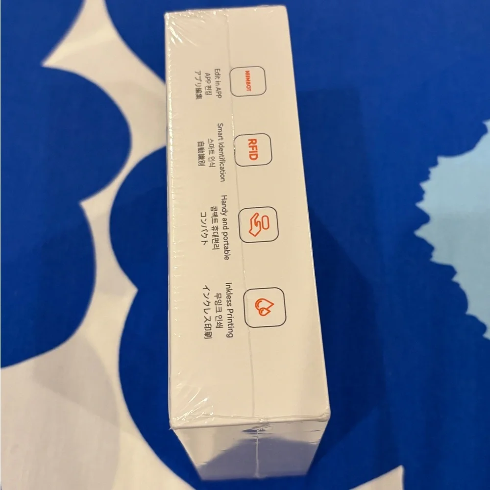 NWT New in Box NIIMBOT D110 Mini Label Maker Machine in White